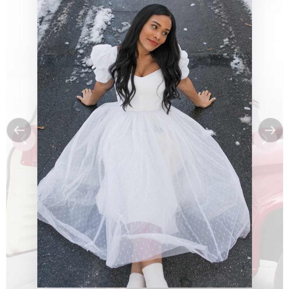 Ivy City Co. Ballerina Dress in white. Size Medium.